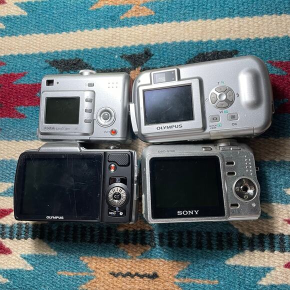 Lot of 4 Digital Cameras Lot #4
Untested For Parts or Repair Sony Olympus Kodak - Picture 2 of 6